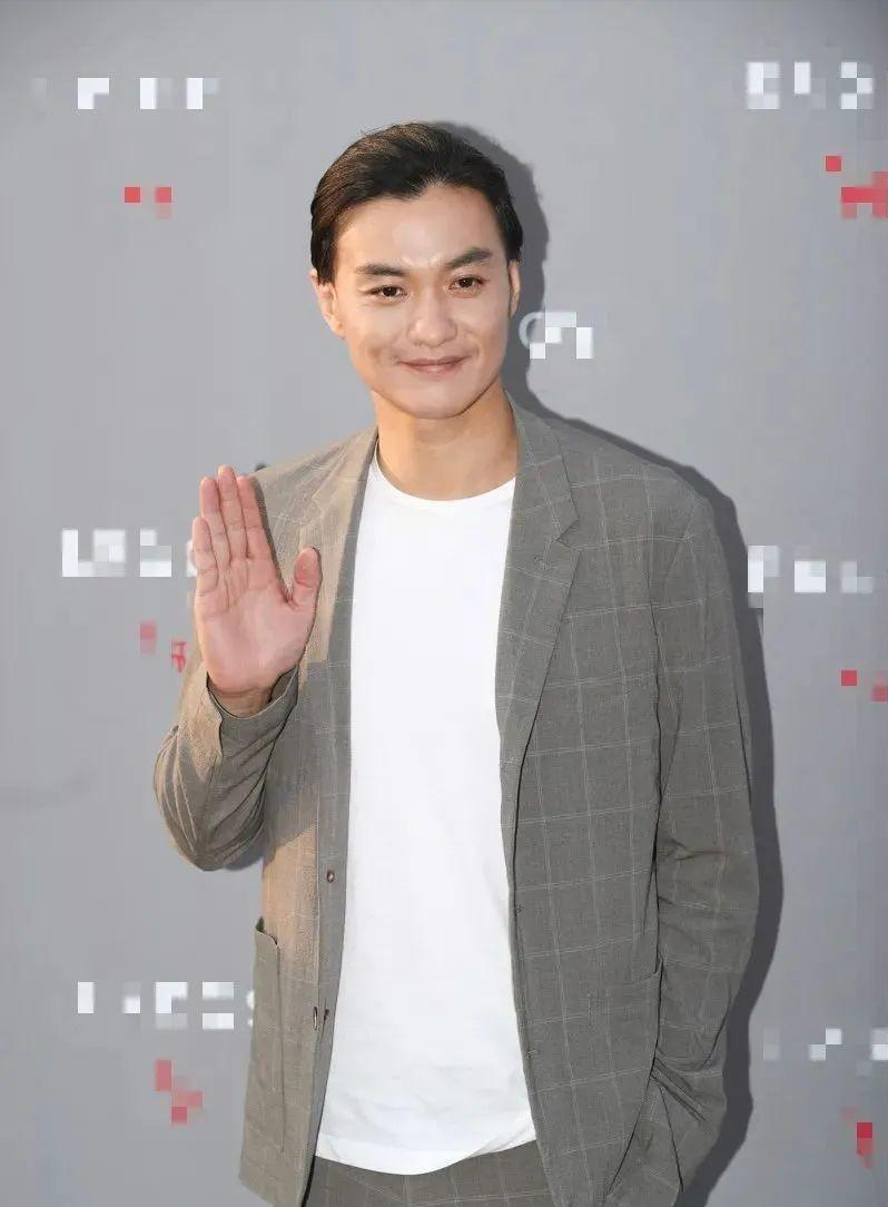 曾经帅气难挡,如今"邻家大姨"?当这几位男星油腻起来真要命