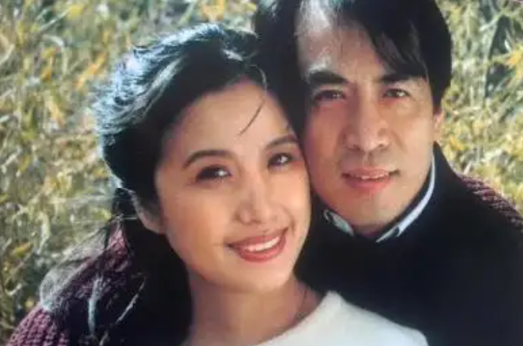 因受不了"丁克"与丈夫离婚,转身嫁画家的吴玉华,得偿所愿了吗