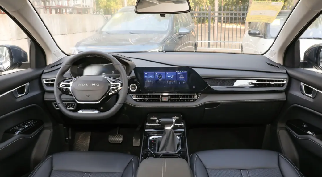 五菱凯捷豪华mpv座驾,6座带"t"卖7.34万,价格亲民实至名归!