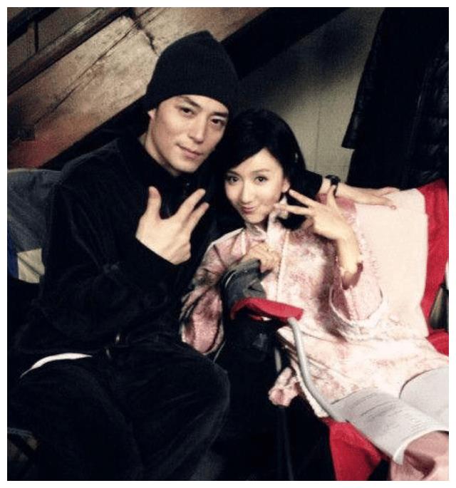 娄艺潇被曝新恋情,在男友怀中撒娇并带其回家过夜,男方长相曝光