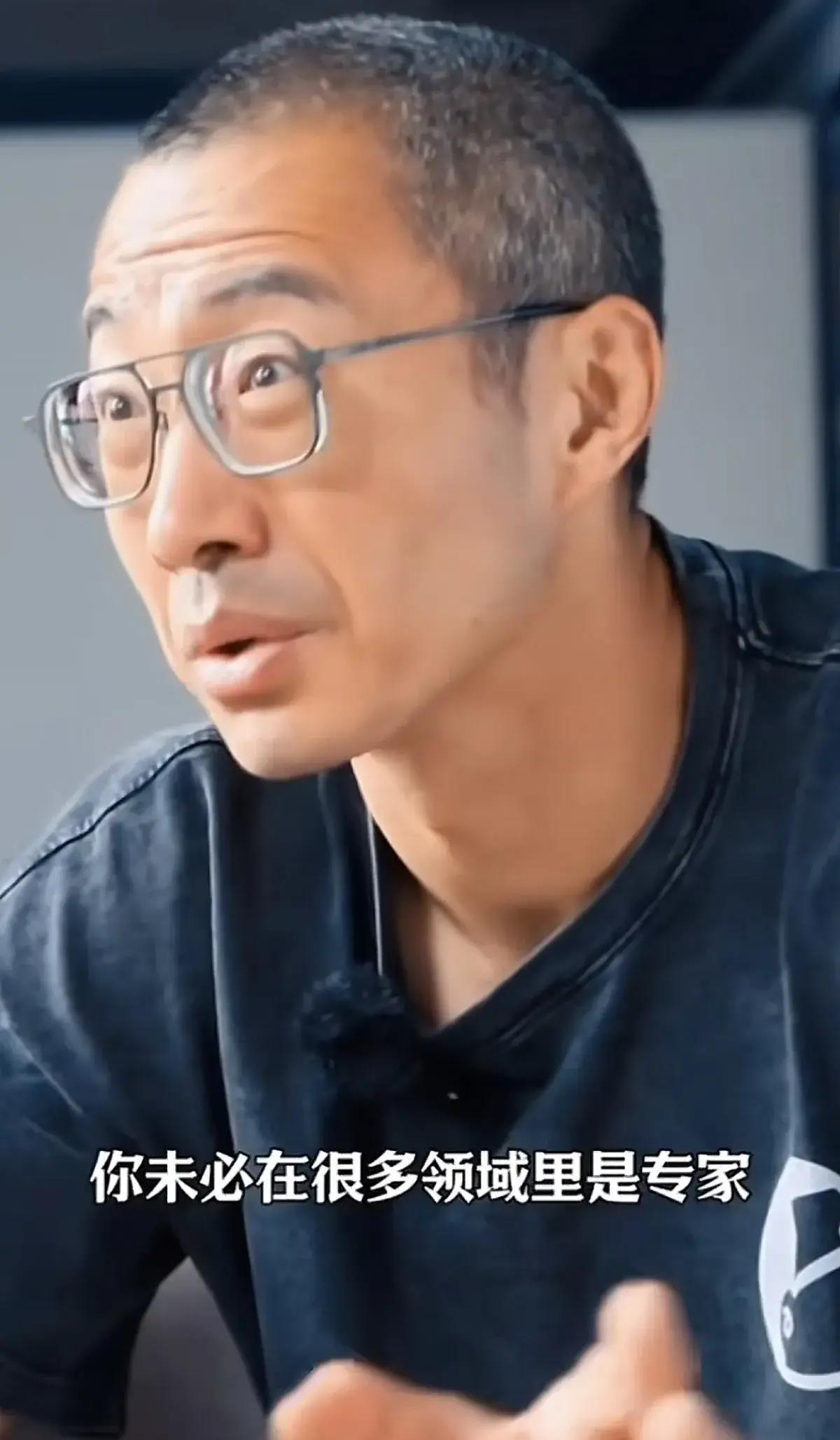 央视体育主持人于嘉近照变化大,1980年出生却像70岁,疑跑步过量