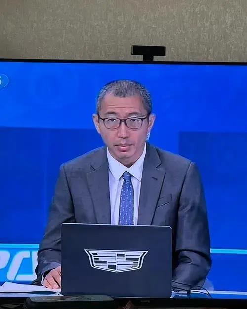 央视体育主持人于嘉近照变化大,1980年出生却像70岁,疑跑步过量