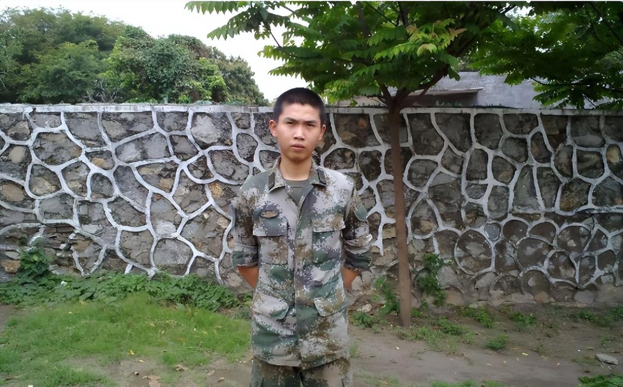 33岁退伍军人牺牲,为救轻生者溺水,曾服役于"75215"部队