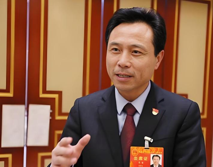 河南省信阳市人大副主任周哲被查!曾是商城县县长,罗山县委书记