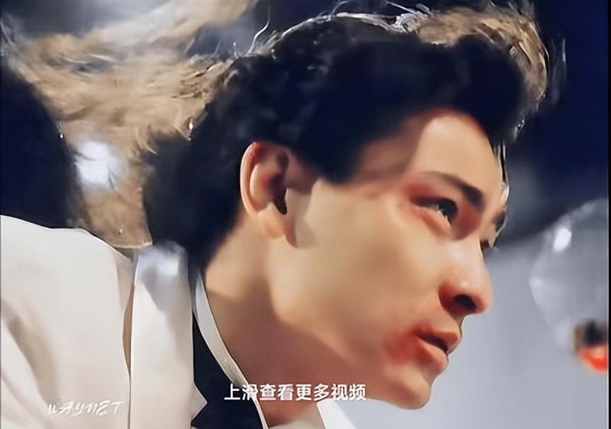 去掉滤镜!刘德华满脸褶,苏有朋变大姨,宁静"男扮女装"辣眼睛