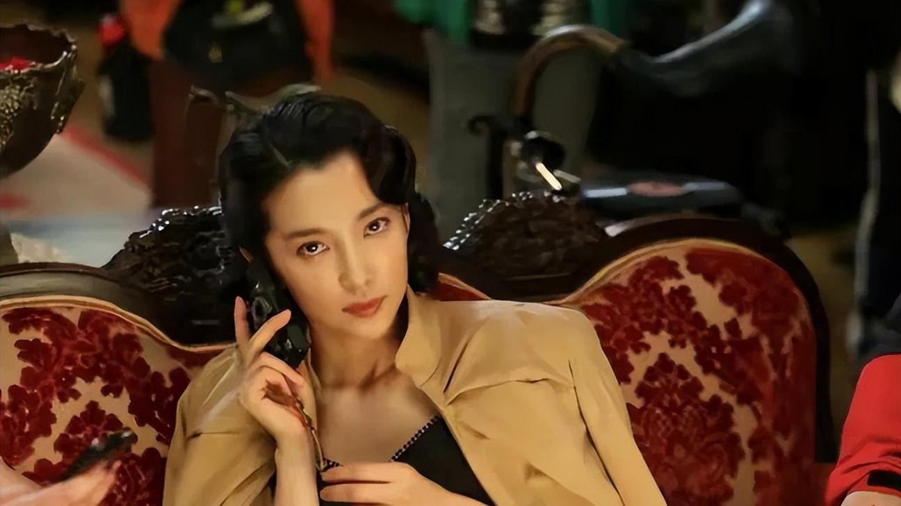 "酒店激吻门"时隔21年,再看李冰冰和朱孝天,二人已是天差地别