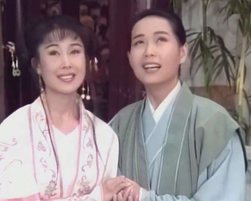 重温才明白,为什么碧莲宁愿嫁给不爱她的许仕林,也不选戚宝山?