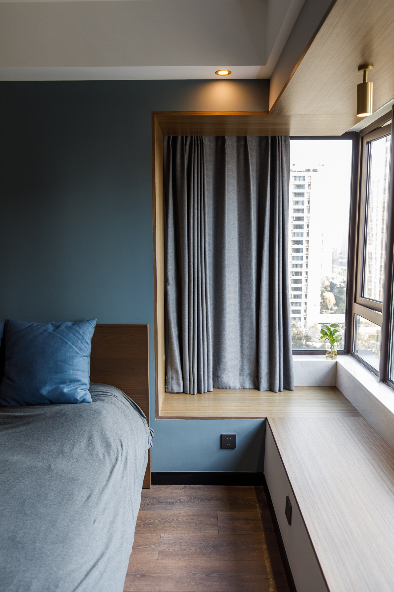 126㎡ 现代时尚风的华丽转身——拾光.灰蓝界瑷颐湾