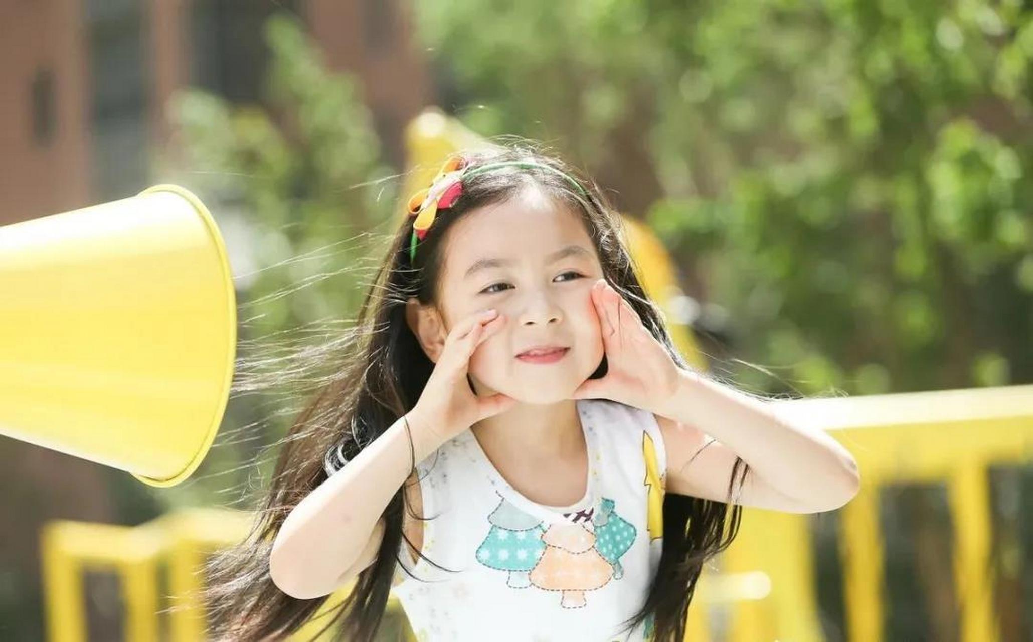 这五个名字悦彤,蕙颖 ,欣菲 芸熙和怡薇,分别蕴含快乐热烈97优雅