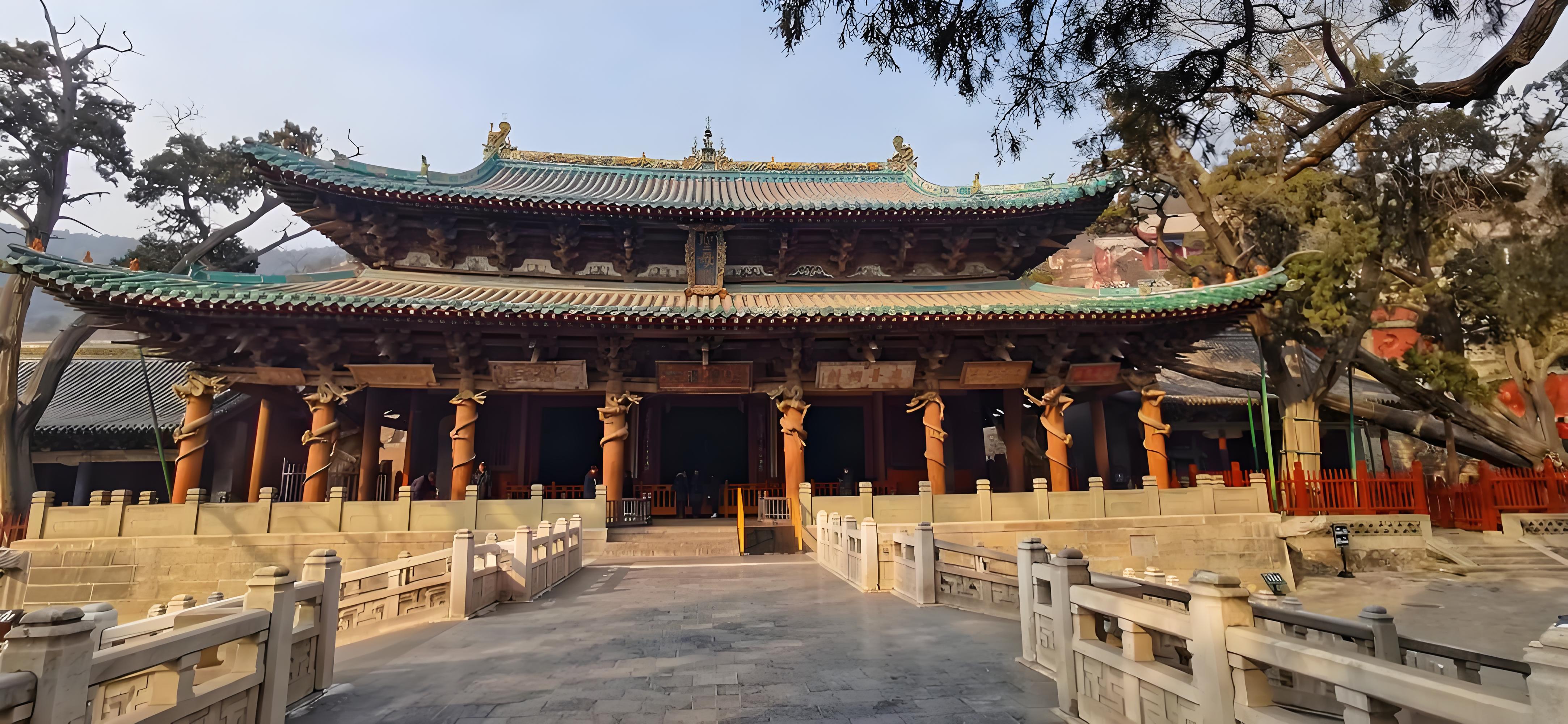 中国古建筑中,"歇山顶"和"庑殿顶"的区别