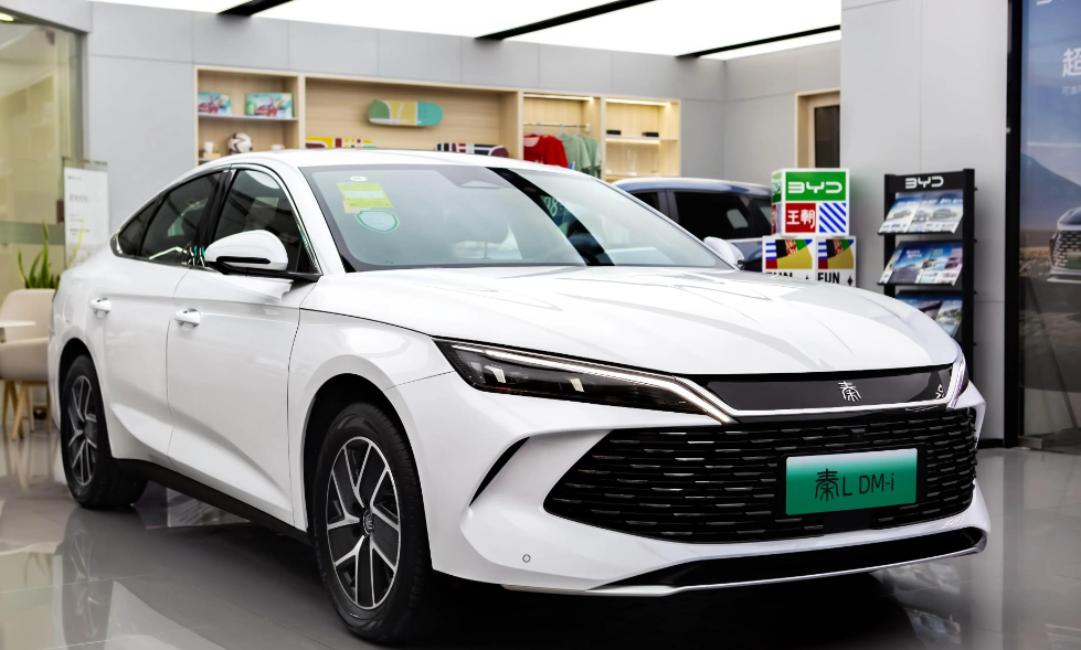 比亚迪秦l dm-i来了,咱们来看看这款中型轿车怎么样!