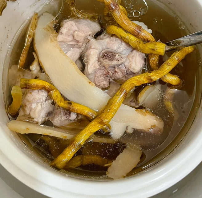 西洋参石斛麦冬玉竹排骨汤:手把手教你制作美味的汤品