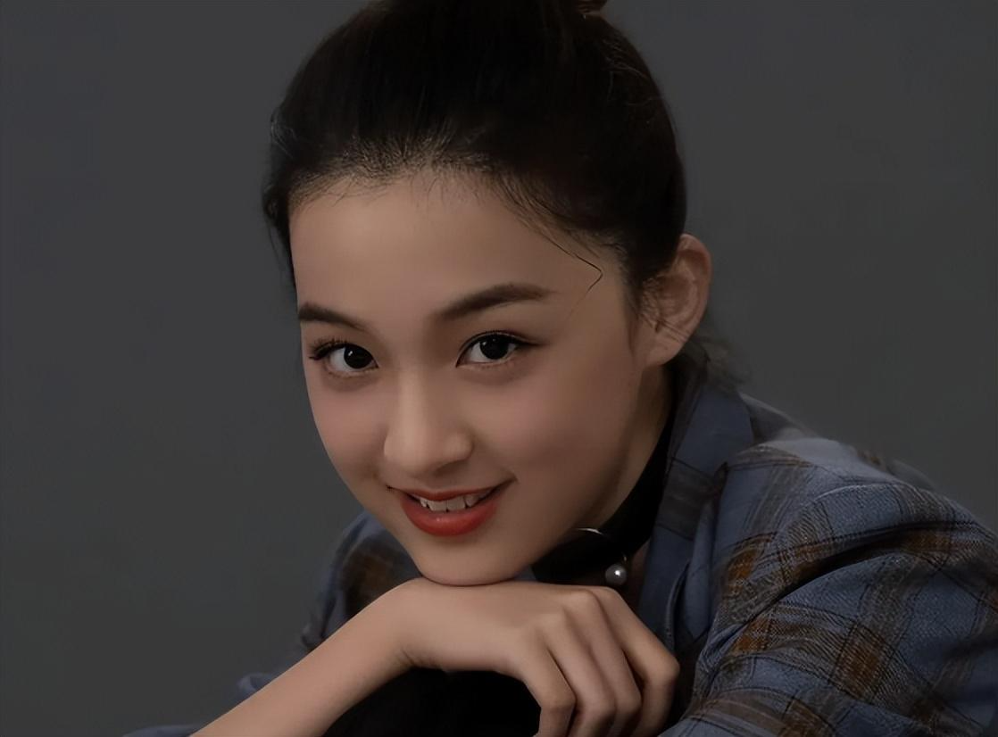饰演叶轻眉的她,《庆余年》播出时只有14岁,现在长这样!
