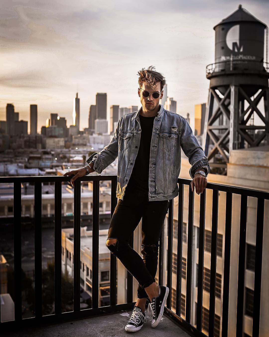 25款照相摆拍动作,原来男性可以这么帅