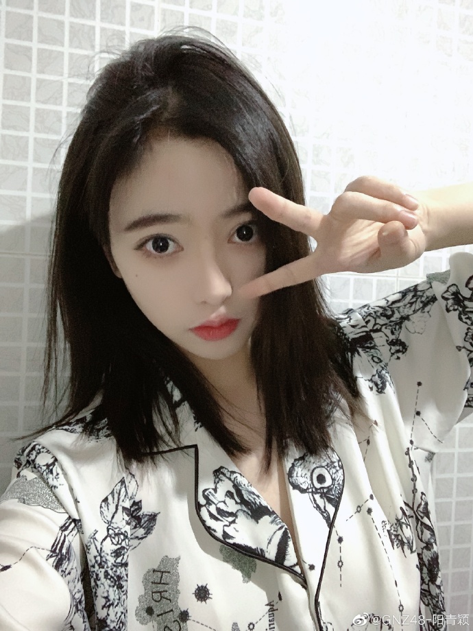 美女艺人阳青颖迷人美照欣赏好看啊