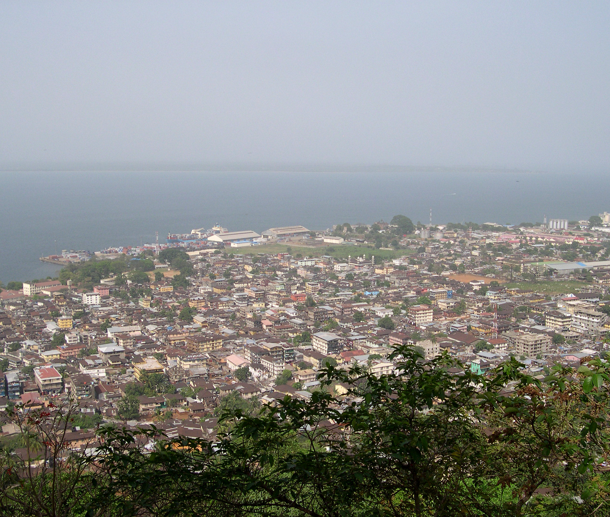 弗里敦城市风貌,塞拉利昂首都,电影《血钻》故事背景地