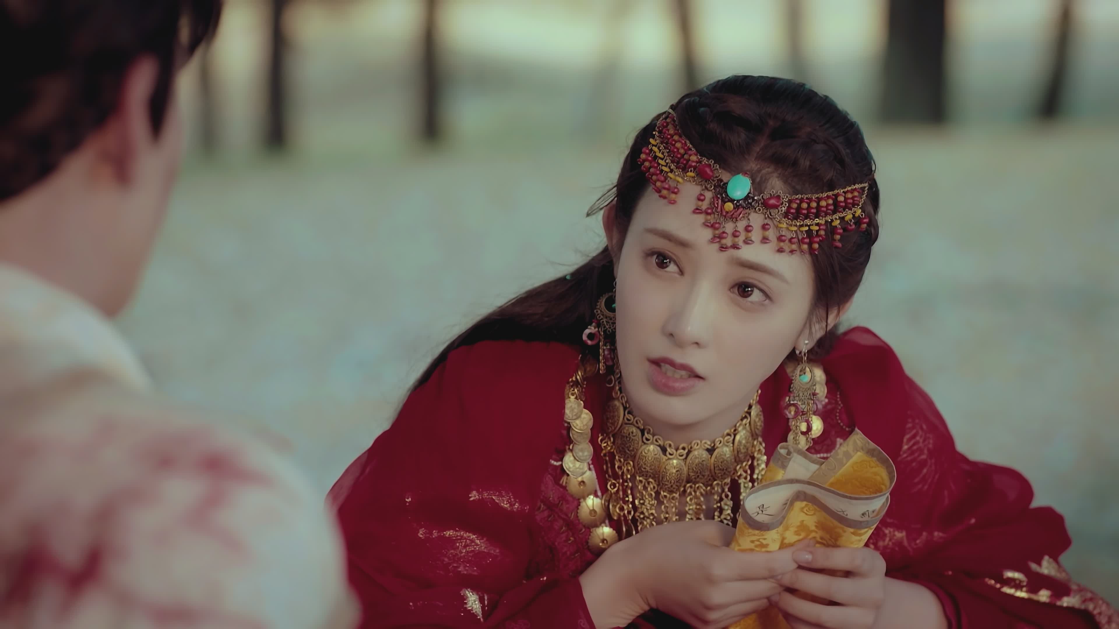 红衣最衬美人,彭小苒,白鹿这造型绝美