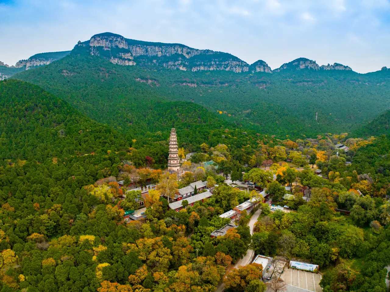 济南灵岩山风景区图片