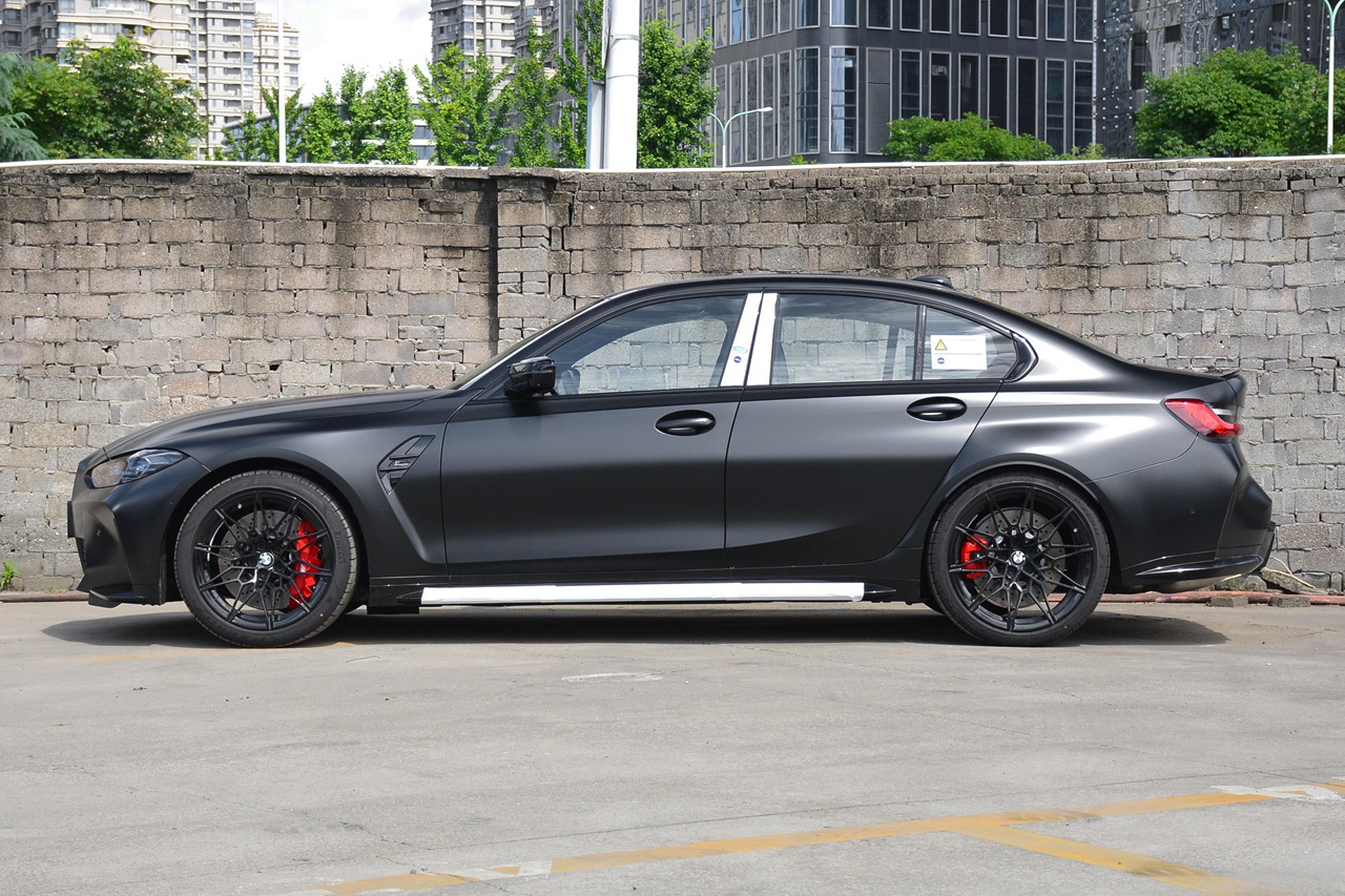 2021款宝马m3 四门轿车 雷霆版