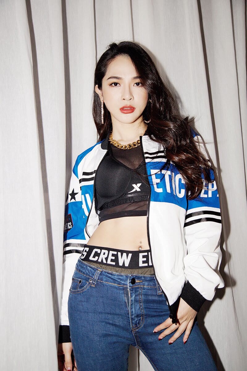 中国流行乐女歌手,影视演员:艾菲