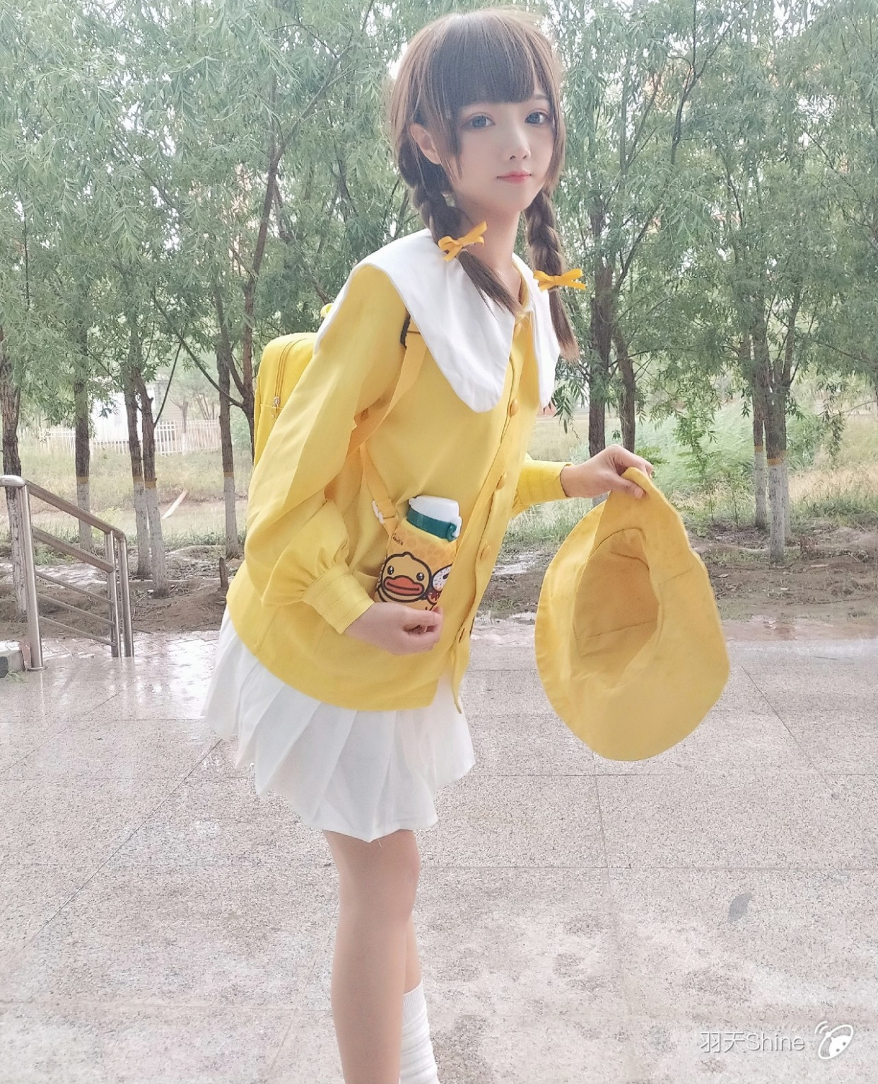 最新和平精英小黄鸭cos,为羽天小姐姐发电