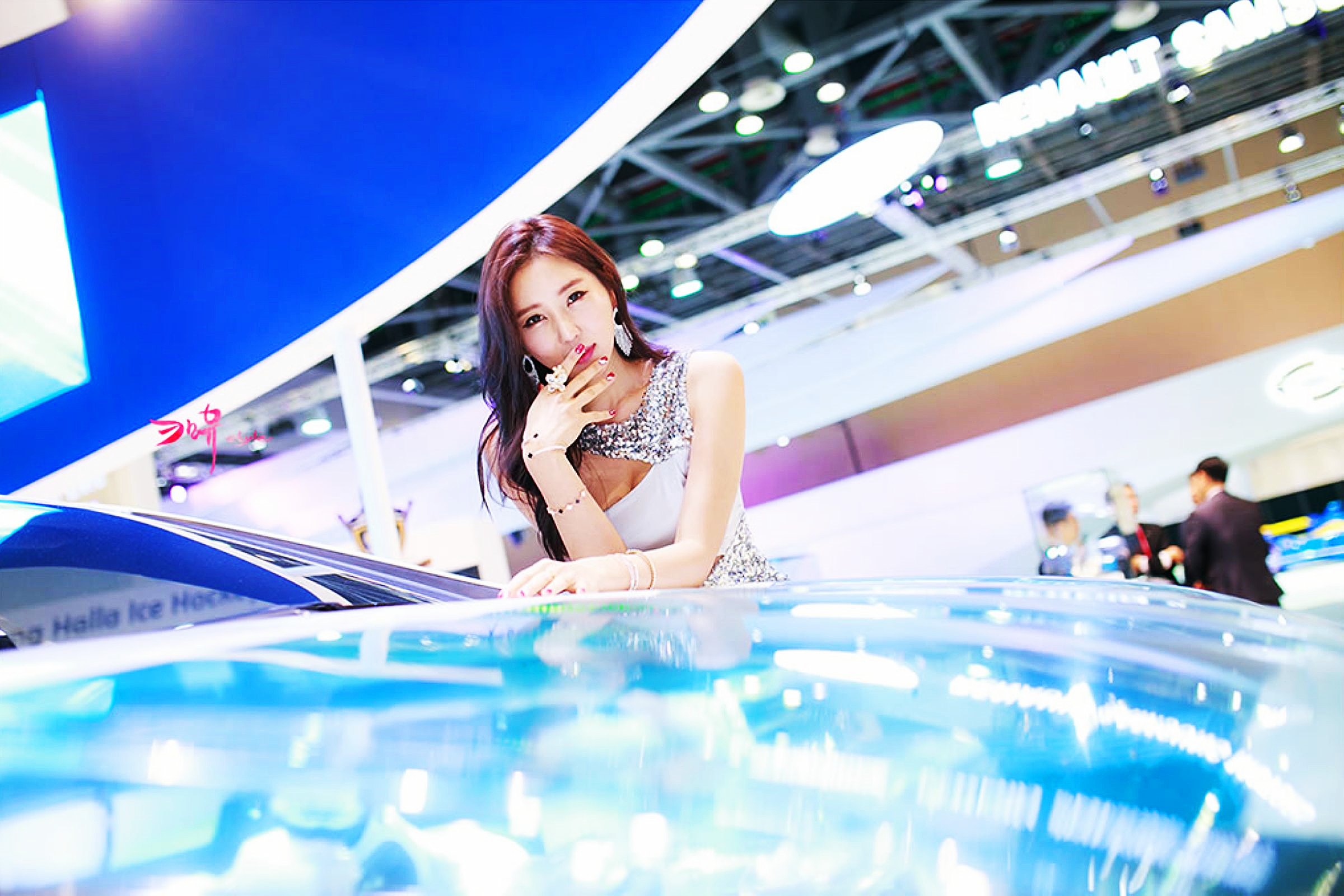 韩国车模崔玉珍,颜值与身材都很赞,魅力四射