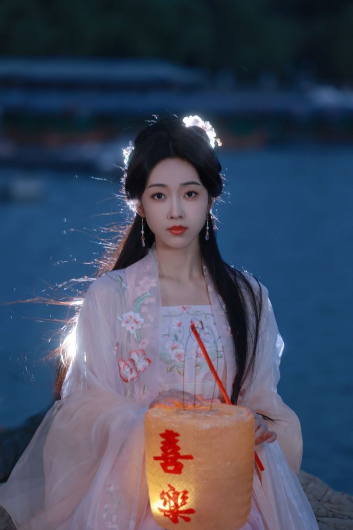 宣璐古装造型惊艳迷人