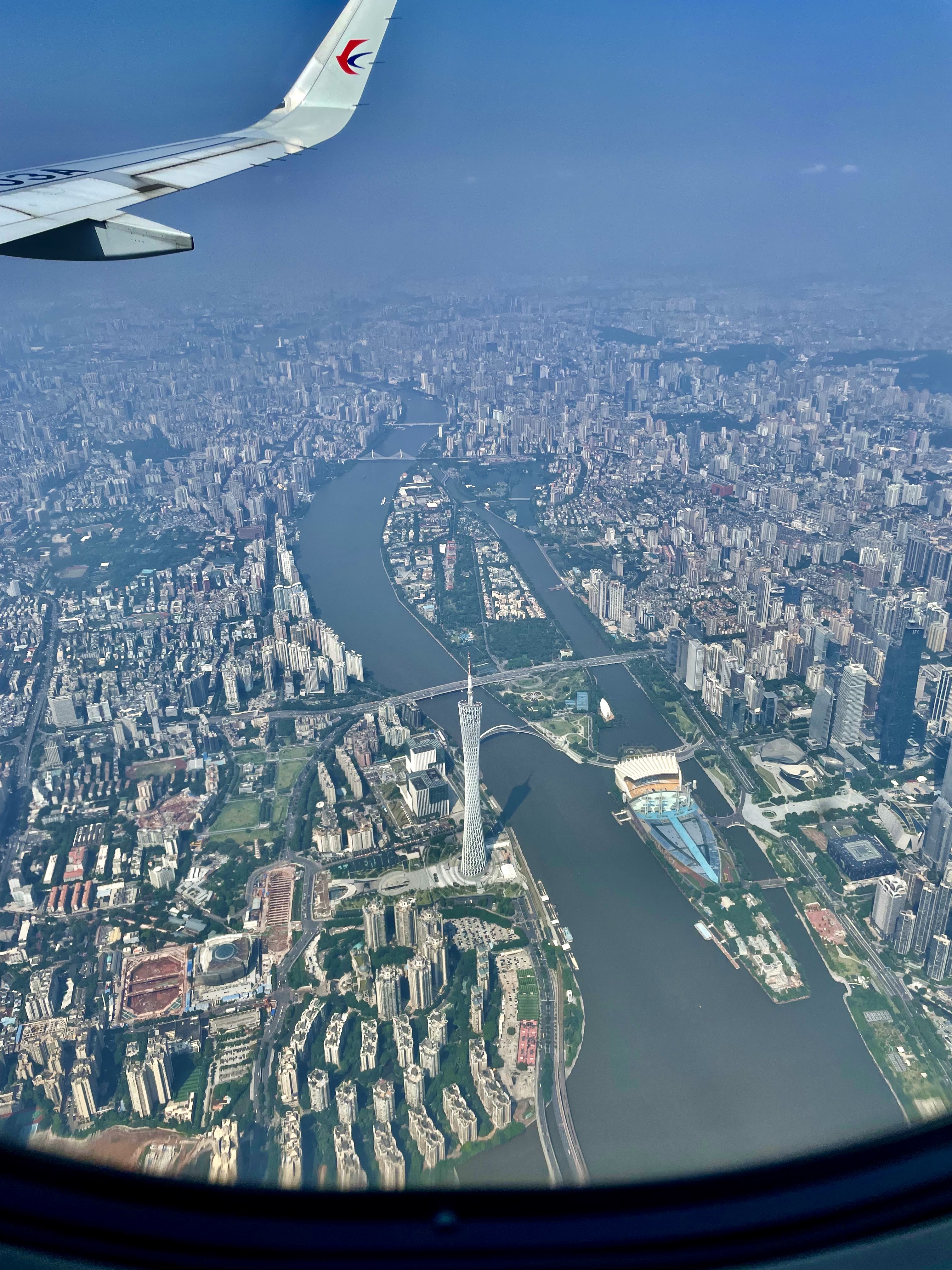 飞机上航拍大广州,万米高空看广州塔看,太美了!