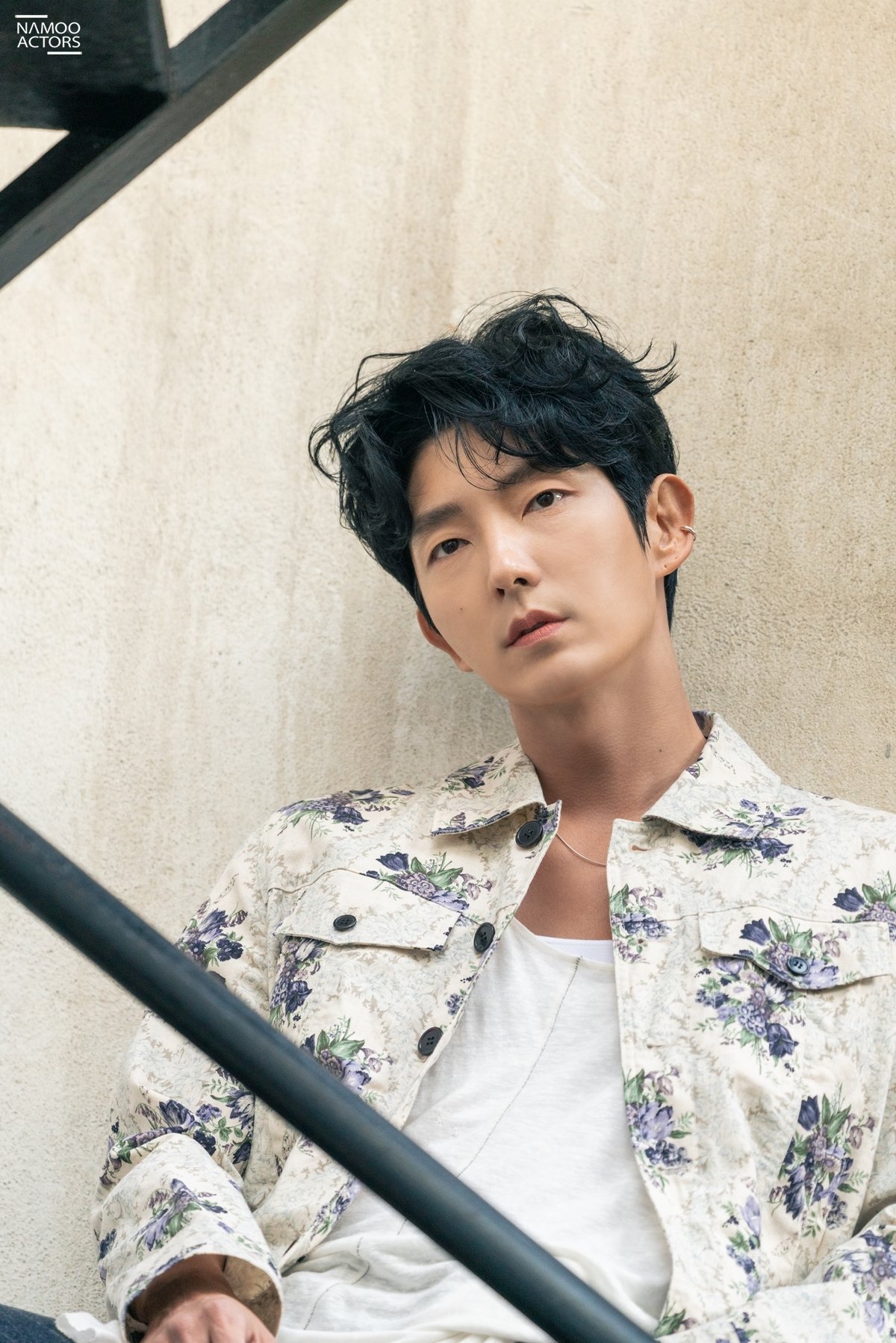 帅气单眼皮男生李准基