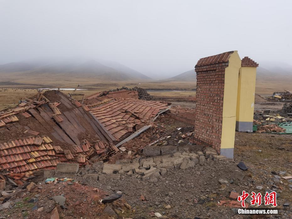 青海果洛发生7.4级地震 一工区67座房屋倒塌