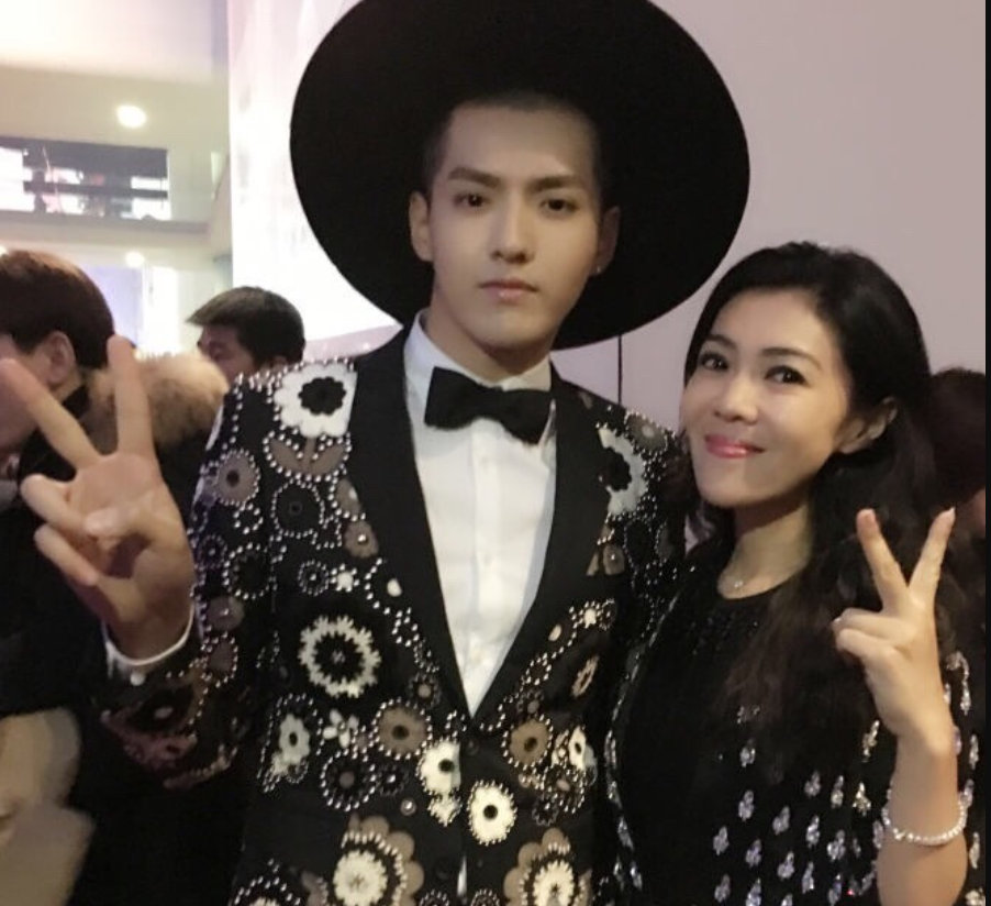 组图:网友在苏芒微博下评论吴亦凡都美竹事件 遭删评拉黑