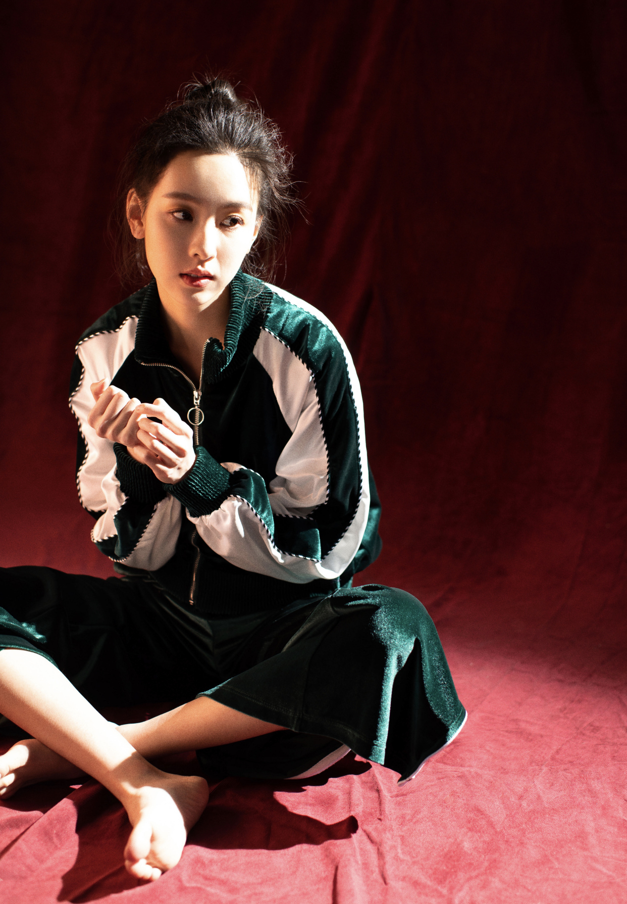 美人·玉足·陈都灵