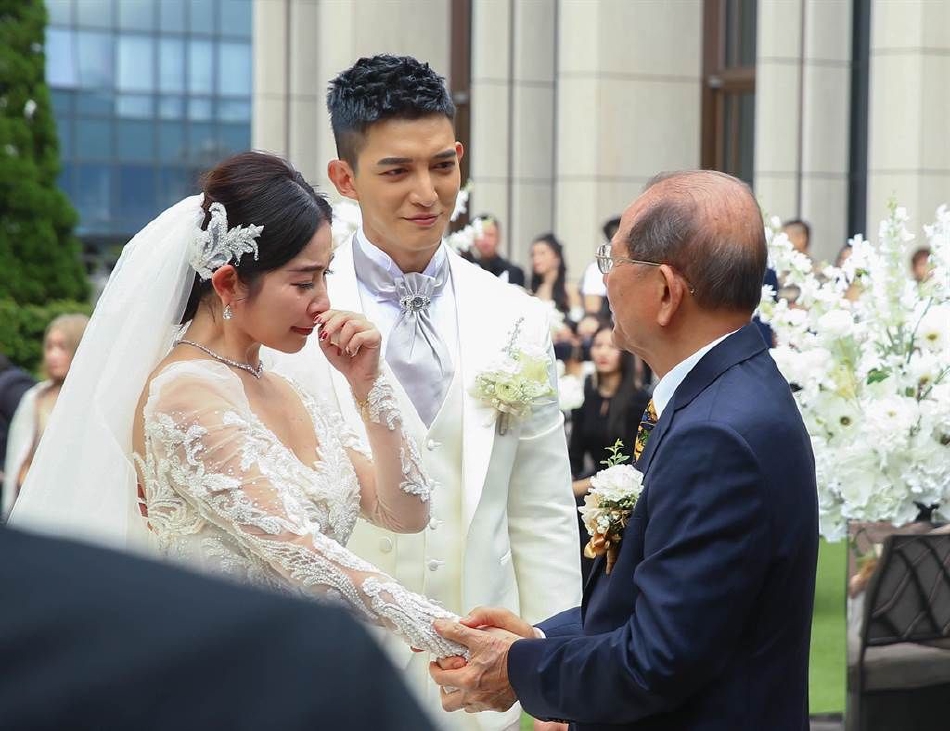 组图:王家梁婚礼现场照曝光 许维恩告白"有你的地方就是家"