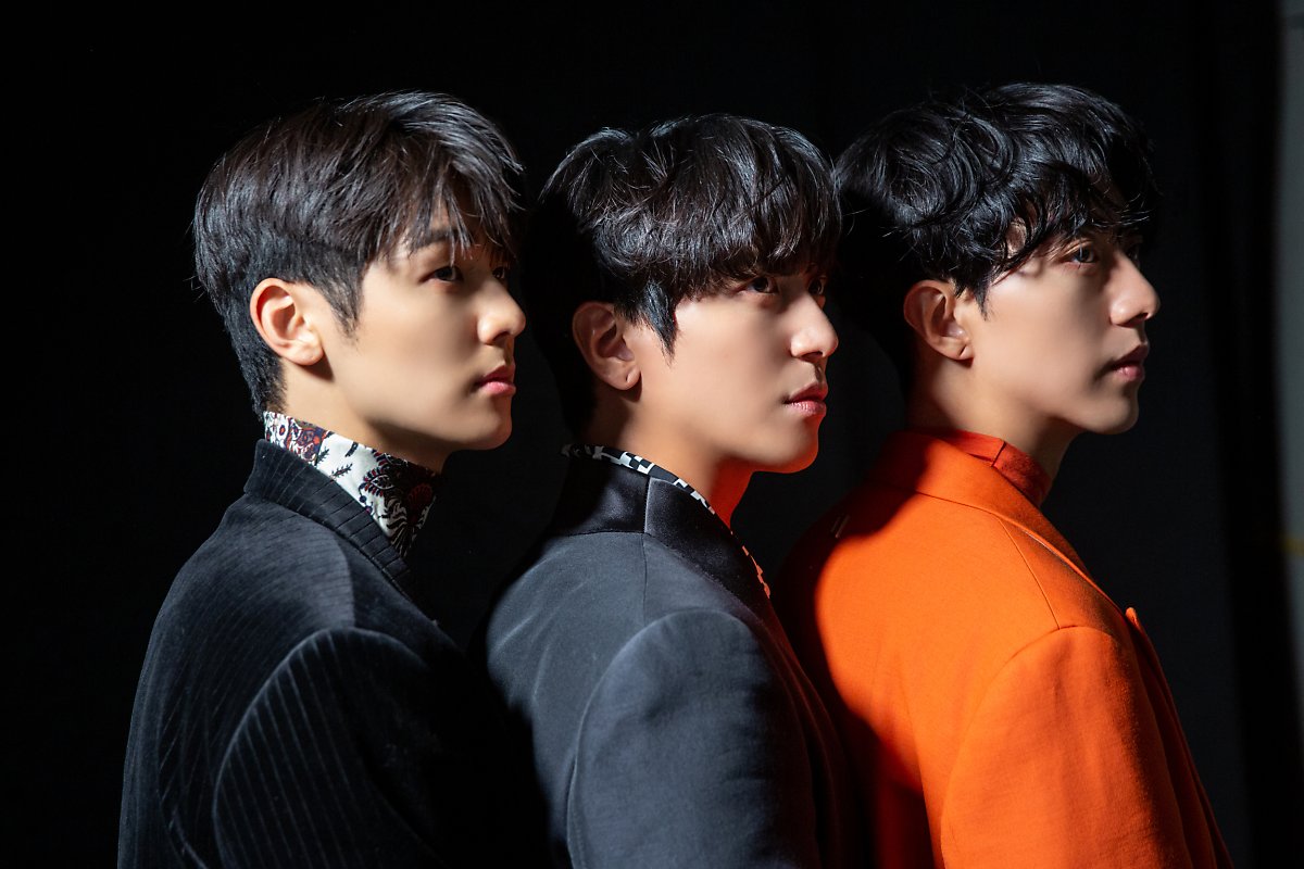 出道10周年cnblue的画报拍摄