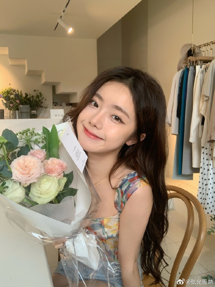 美女张允恩迷人美照欣赏,好漂亮啊