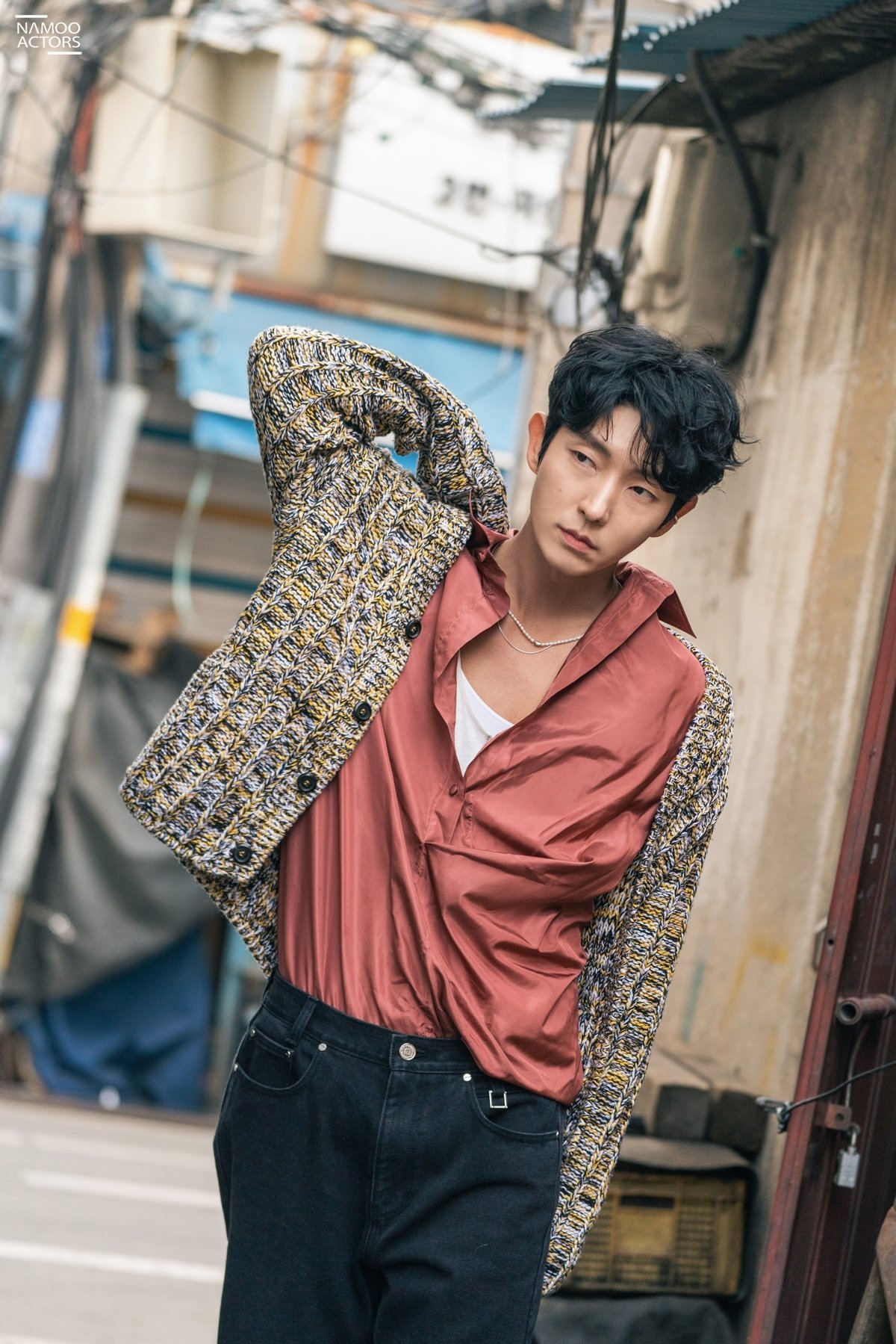 帅气单眼皮男生李准基