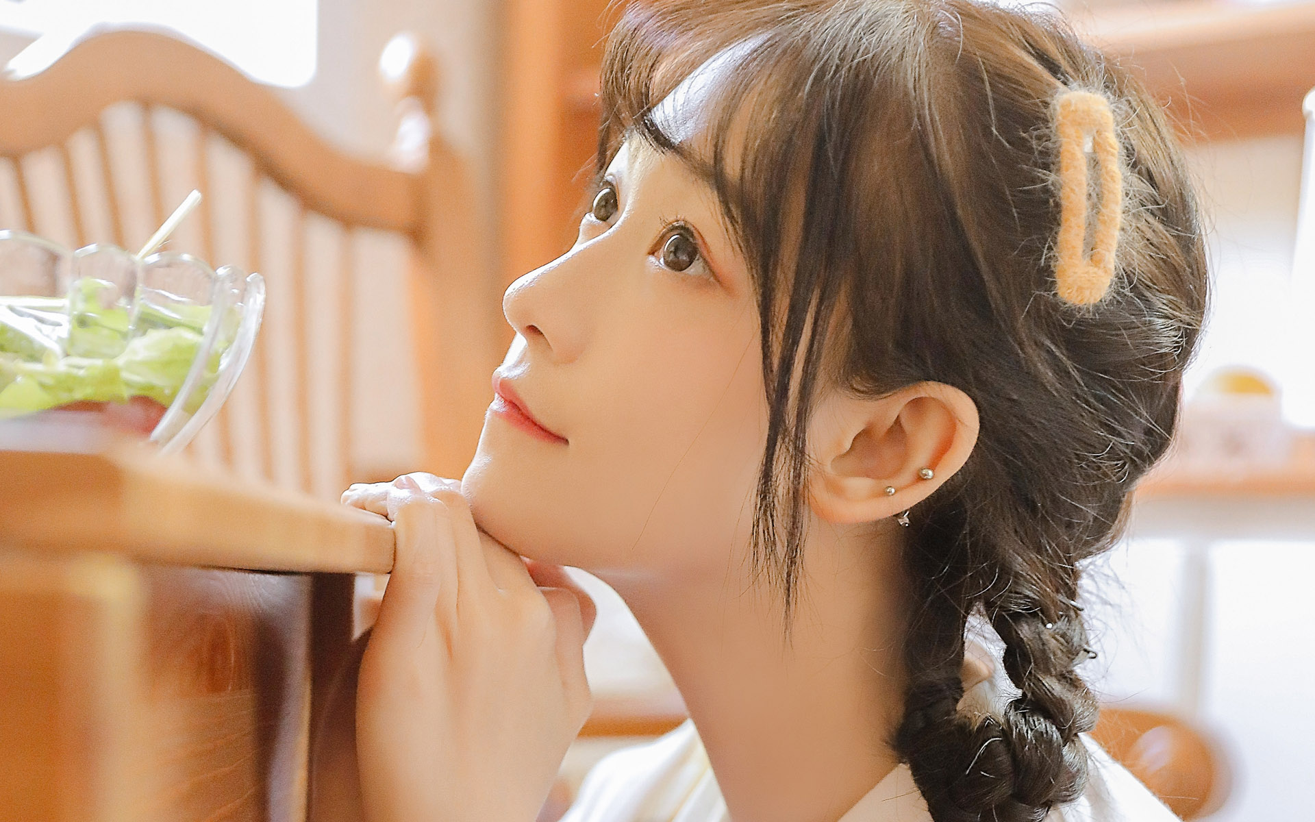 满脸胶原蛋白的清纯可爱少女,摄影艺术写真照