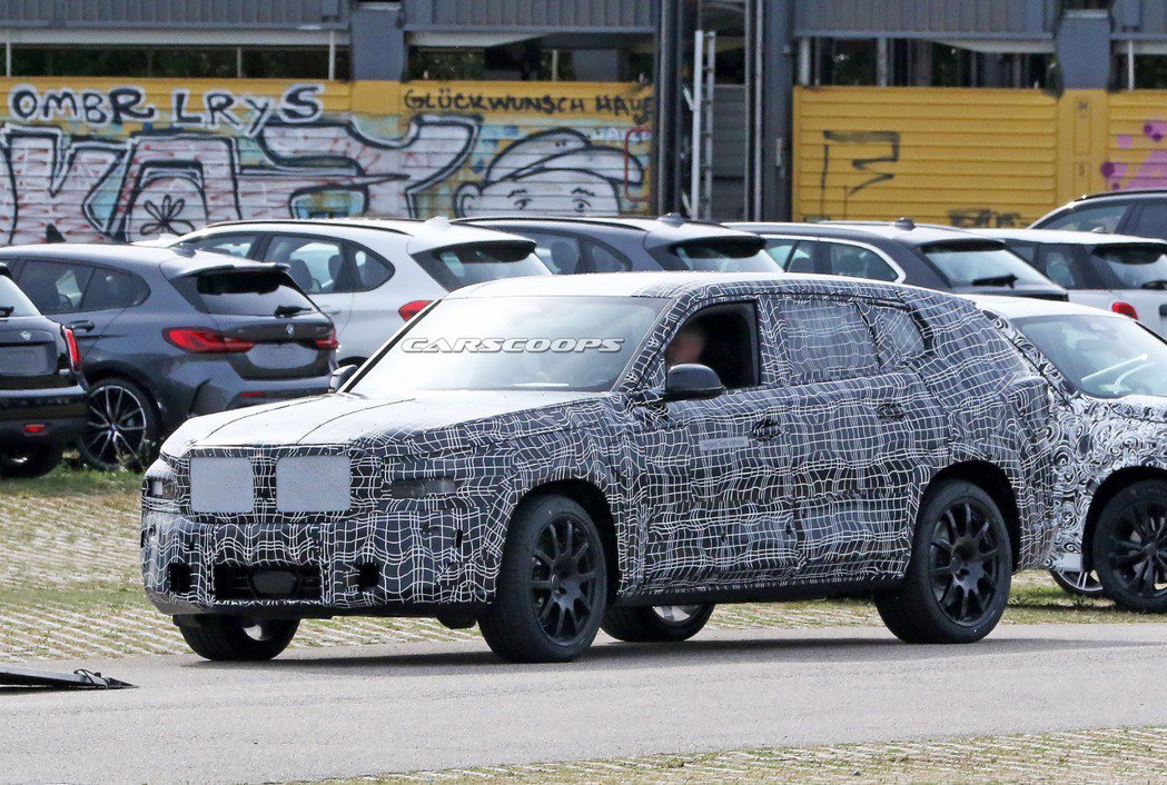 全新bmw x8伪装车首度捕获