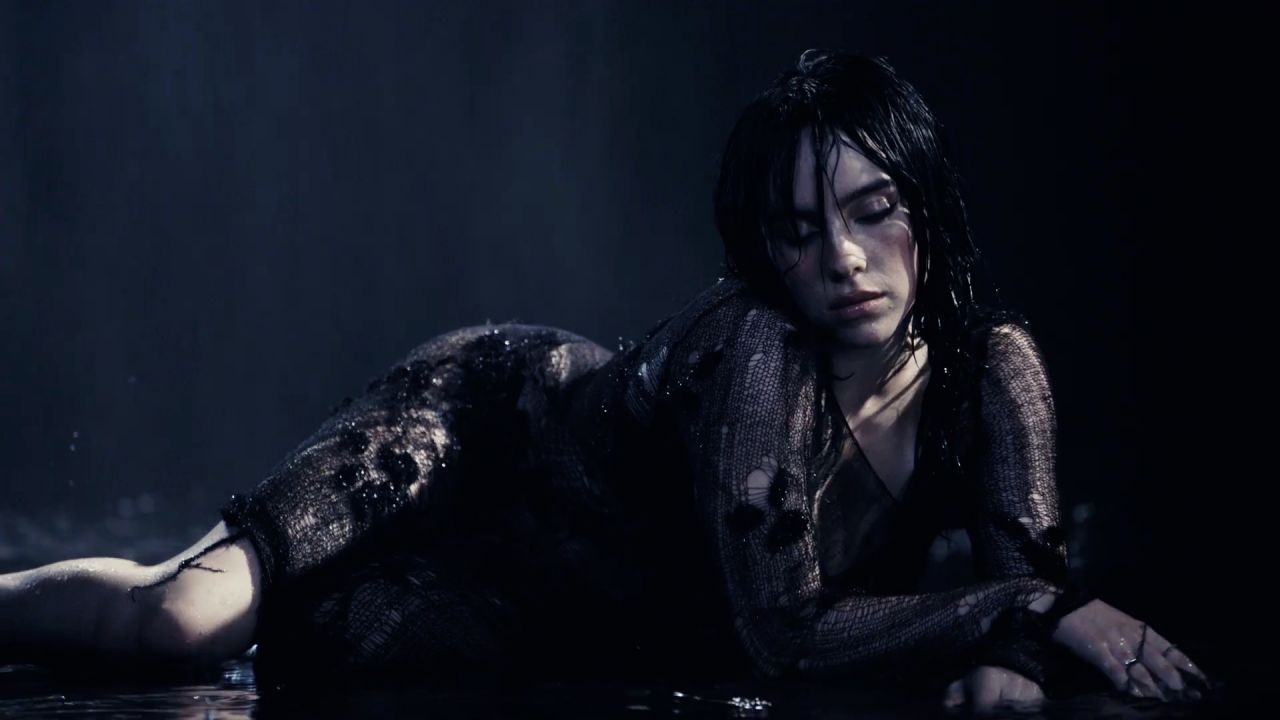 "碧梨"billie eilish,杂志写真大片,气势磅礴,魅惑性感