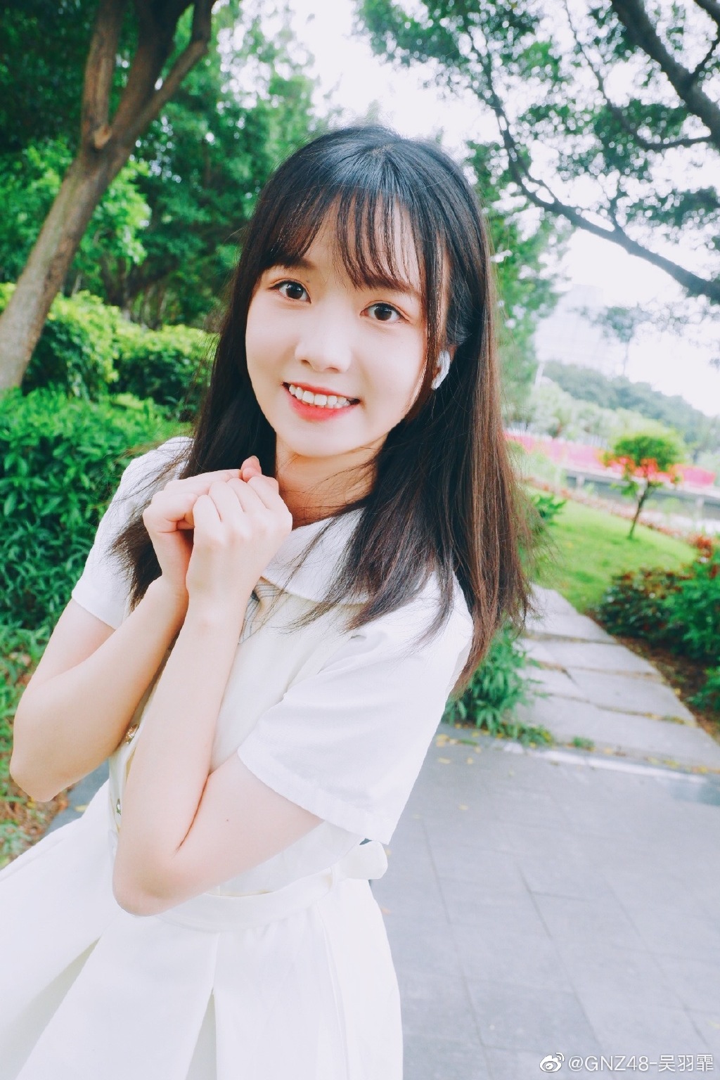 美女歌手吴羽霏迷人可爱美照欣赏