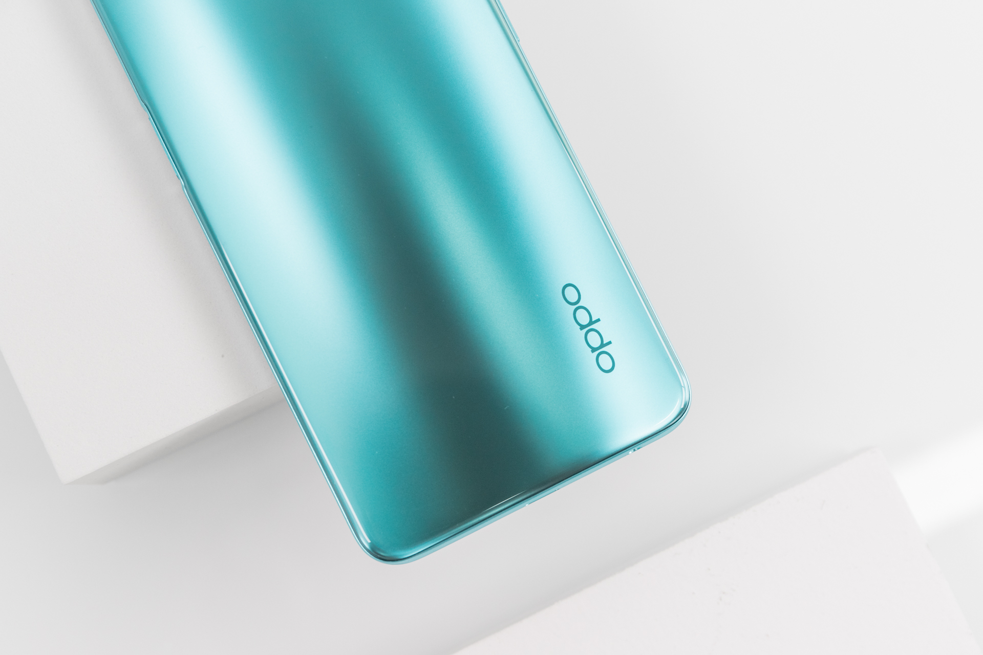 oppo a53图赏:轻薄机身,2.8d曲面设计