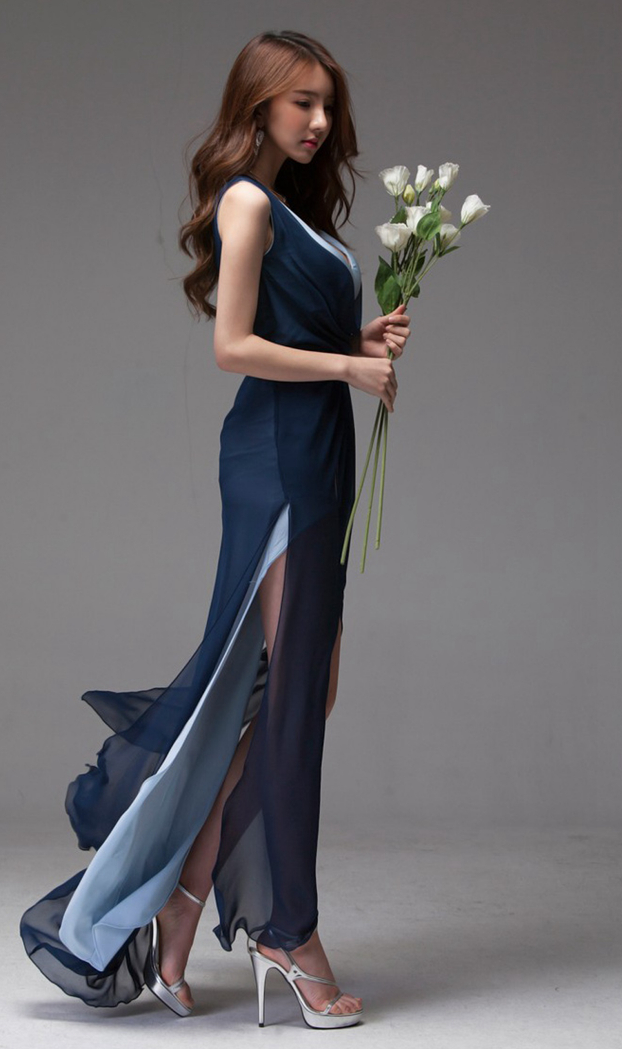 不懂怎么穿搭显得高贵,长裙搭配很不错,穿出女神气质