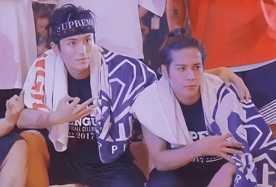 组图:原来王嘉尔张哲瀚早就认识 果然帅哥都是有交集的