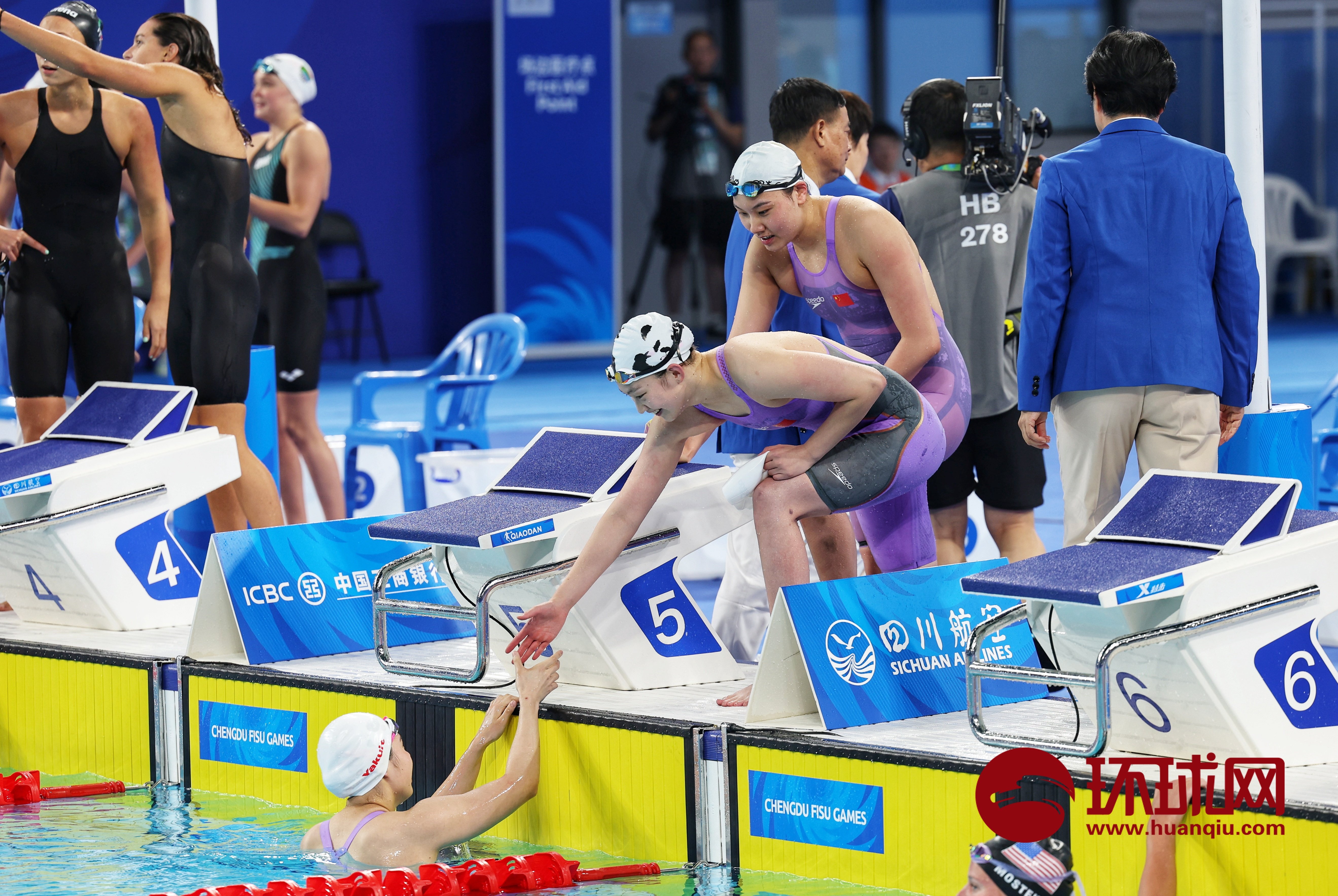 成都大运会女子4x100米自由泳接力,中国游泳队拿下首金