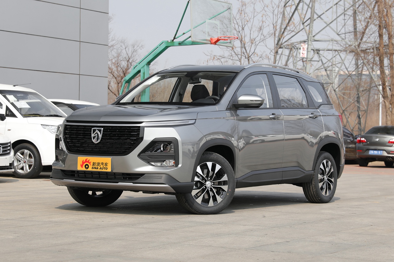 2021款宝骏530 1.5t cvt豪华型全球车周年纪念版