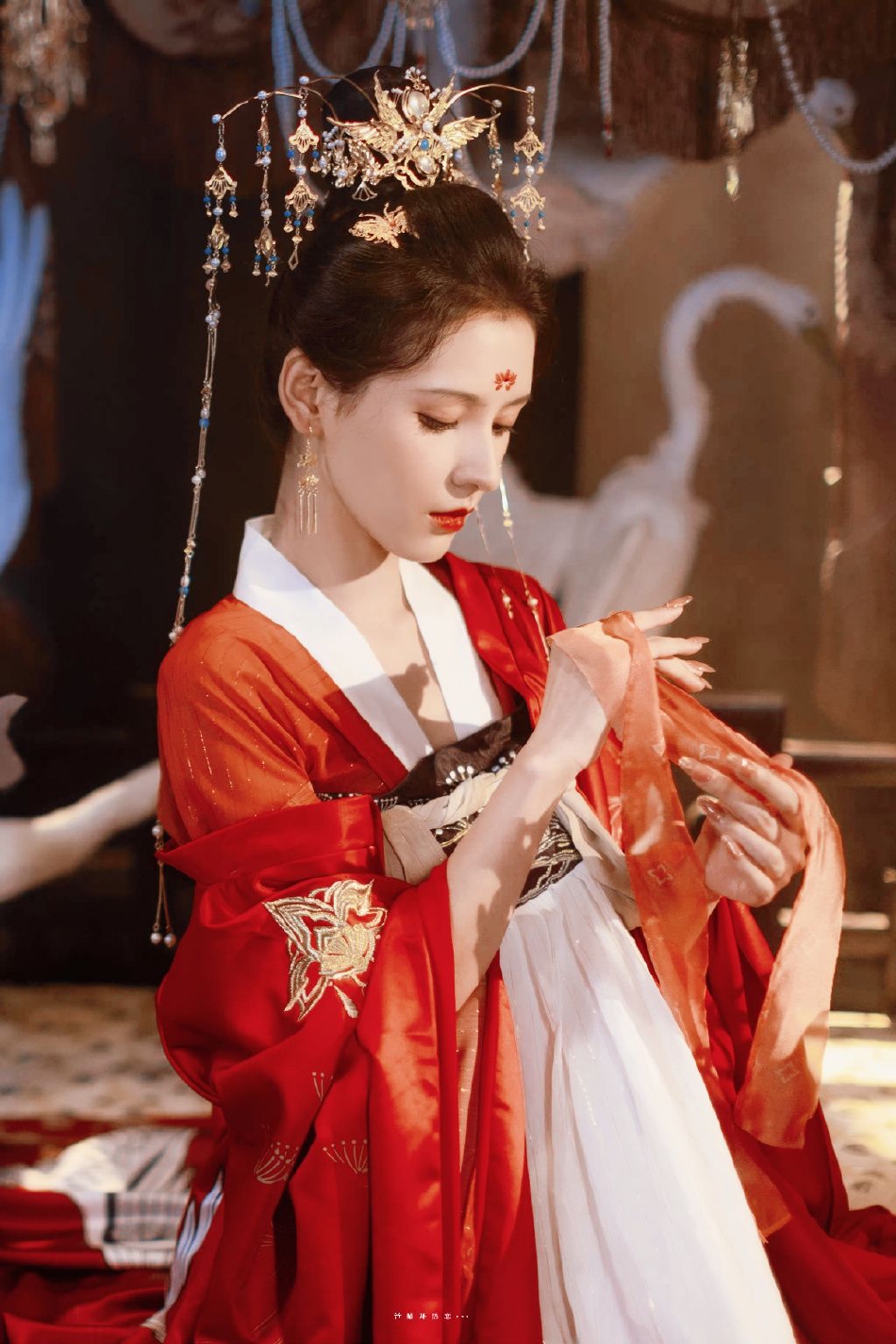 组图:张予曦古风仙侠造型释出 双风格造型亮眼尽显妖娆妩媚