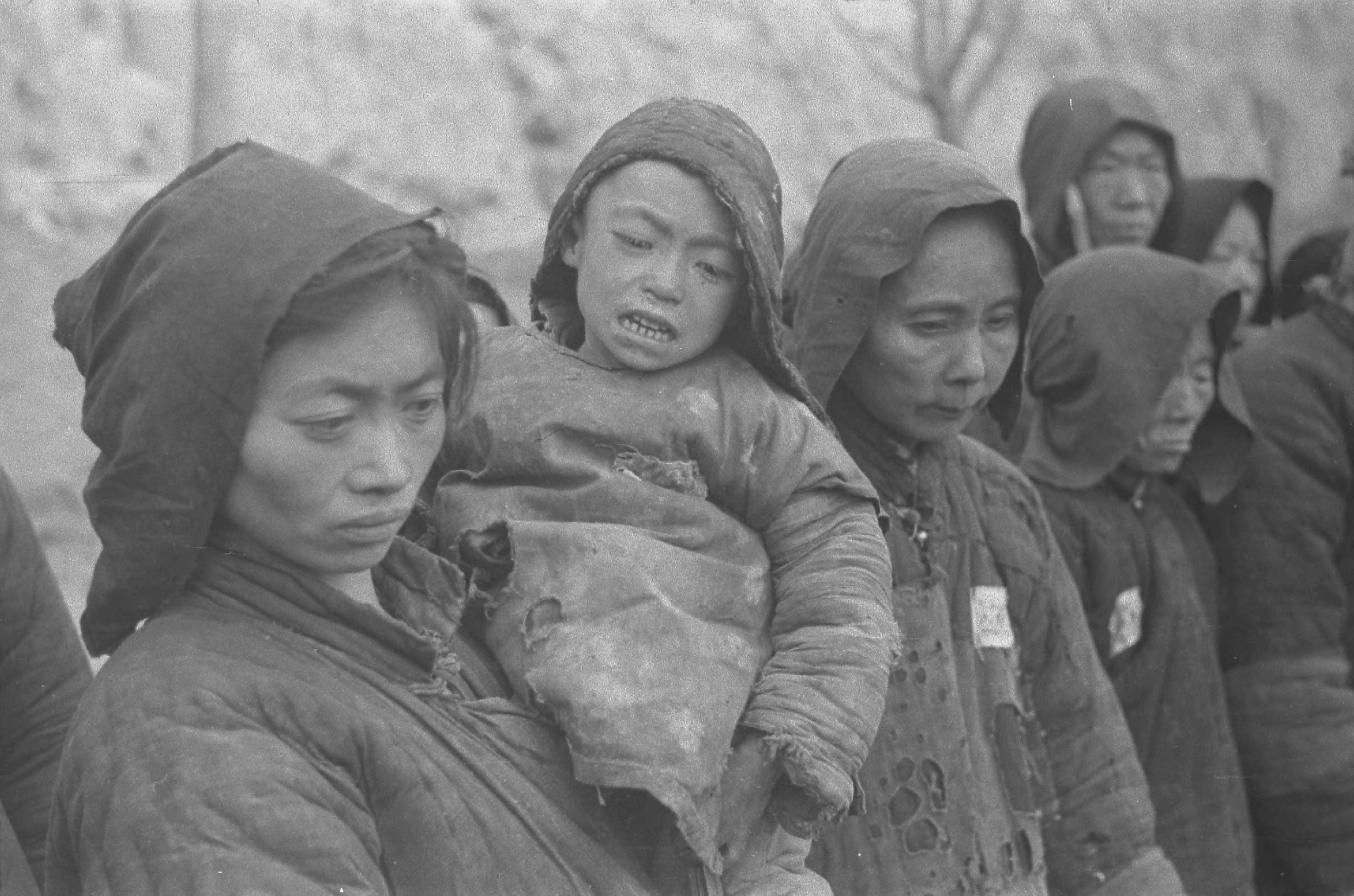 1942年,中国河南省大饥荒惨状,陕西路漫漫