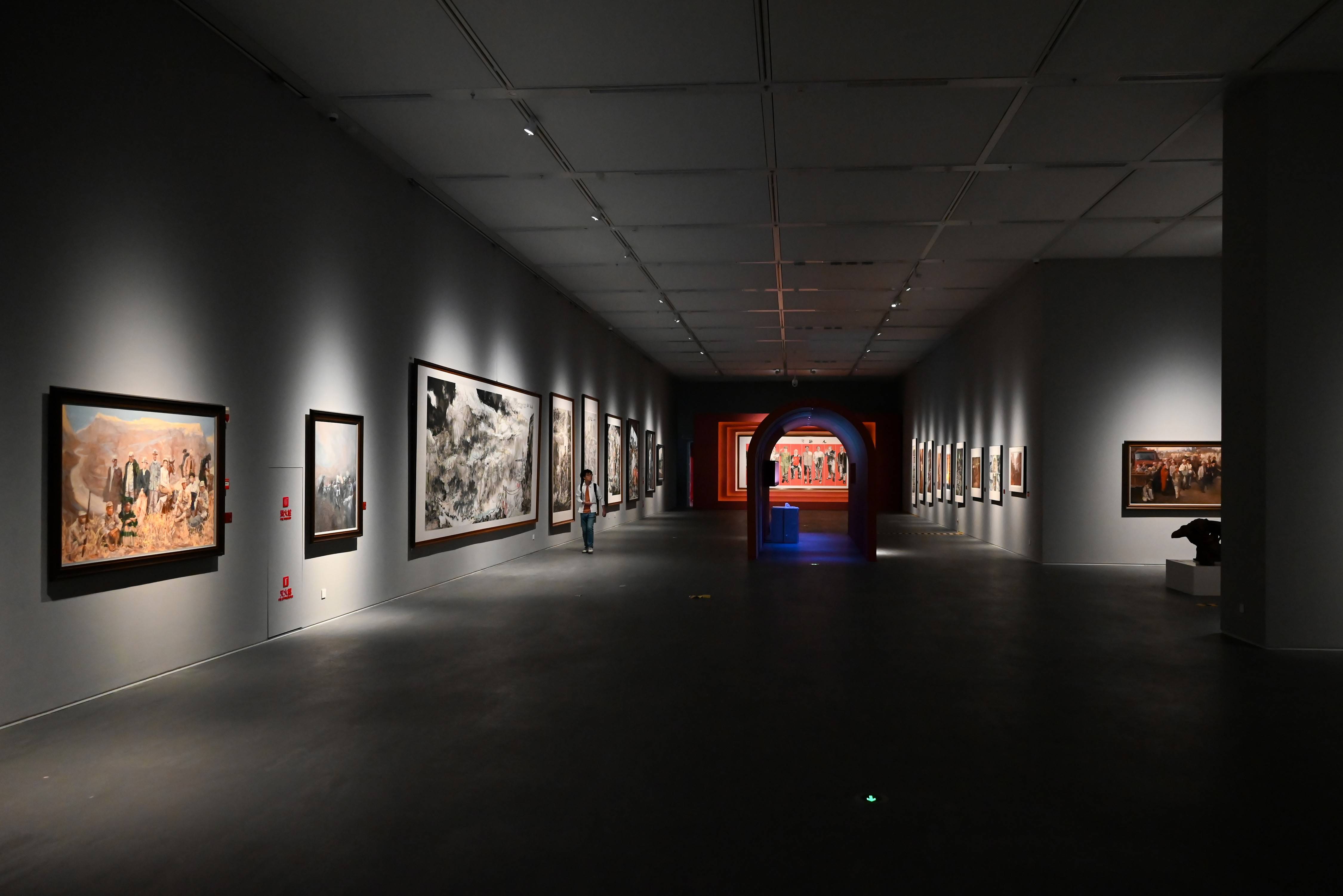 四川省美术馆升级改造完成 首场大展场面震撼