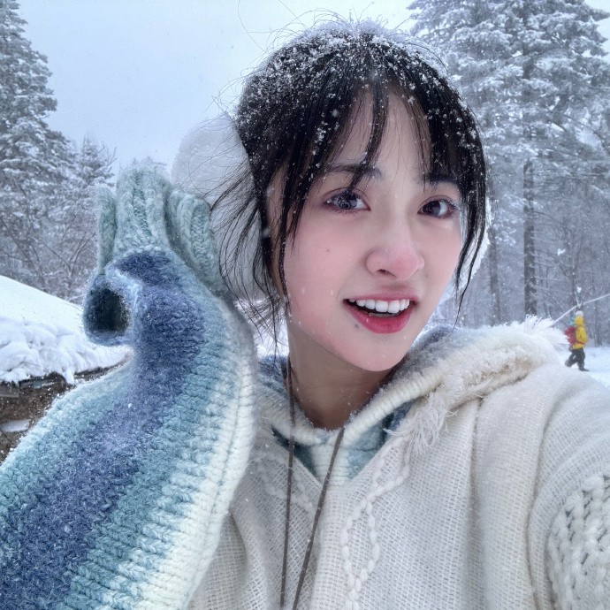 沈月笑起来太甜啦