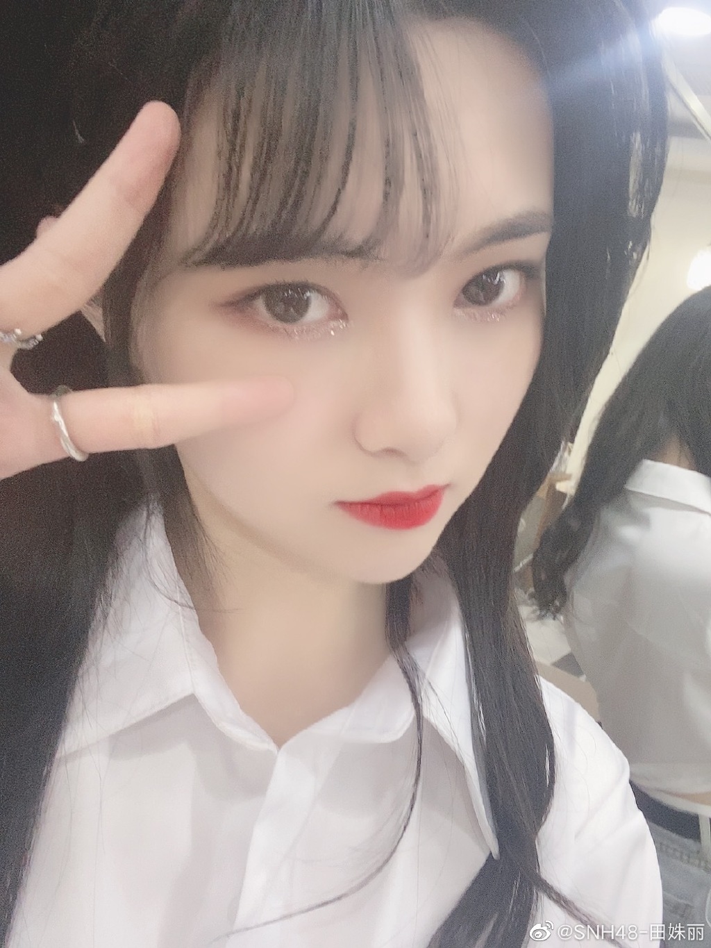 美女歌手田姝丽迷人美照欣赏,很漂亮